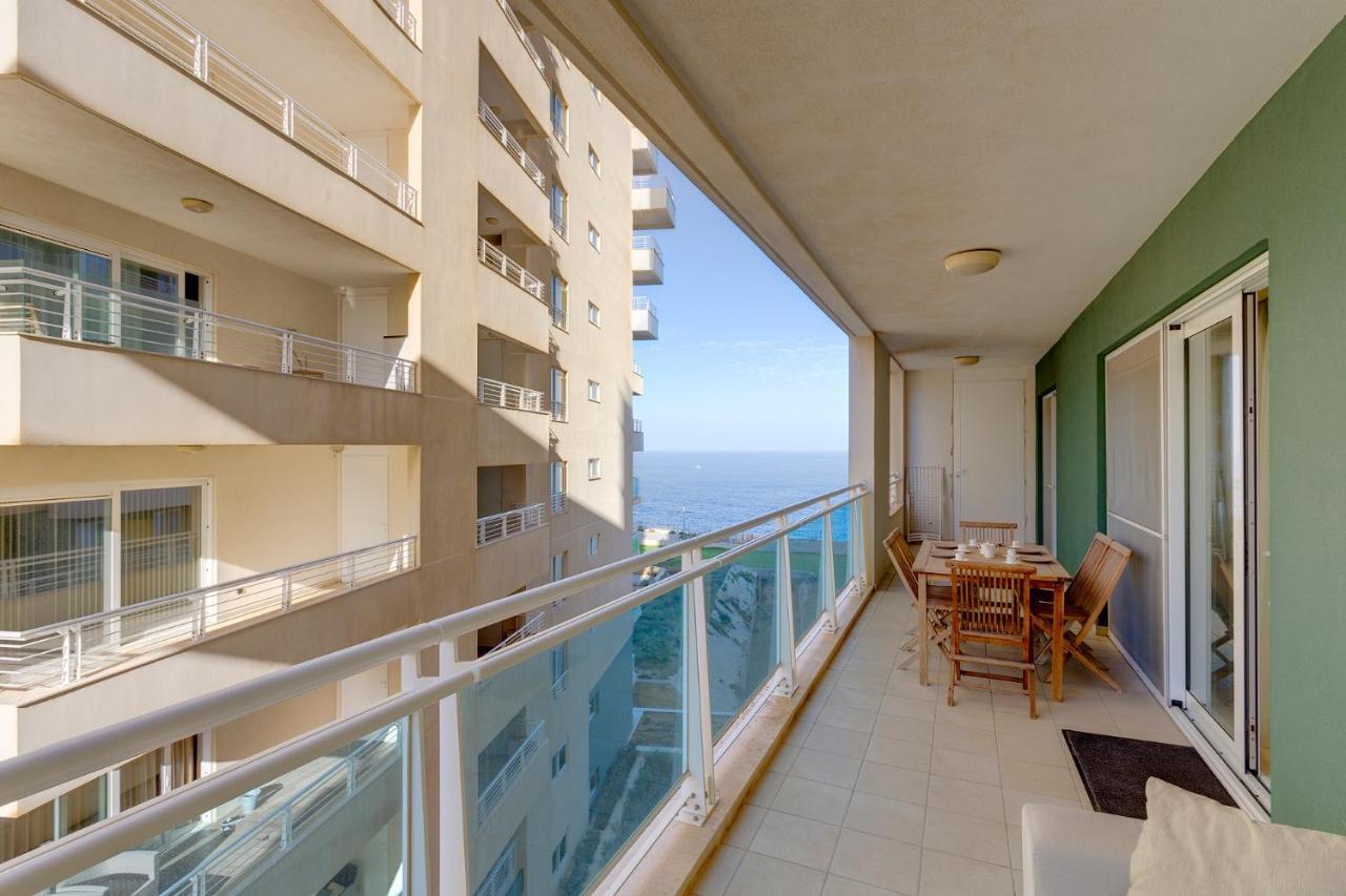 Luxury Apt W/ Side Seaviews And Pool, Top Location Слима Екстериор снимка