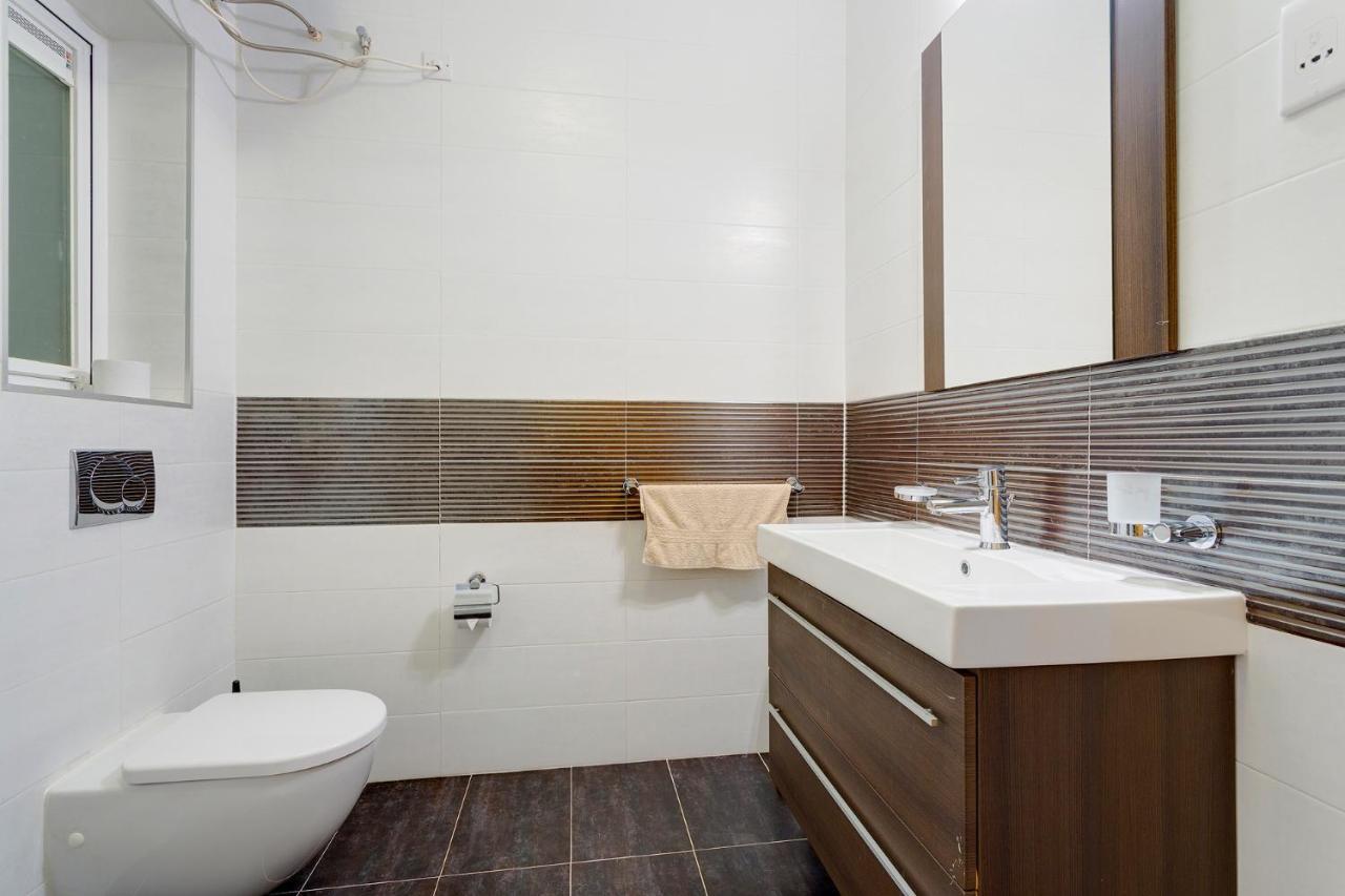 Luxury Apt W/ Side Seaviews And Pool, Top Location Слима Екстериор снимка