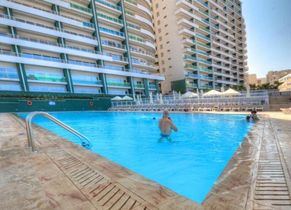 Luxury Apt W/ Side Seaviews And Pool, Top Location Слима Екстериор снимка